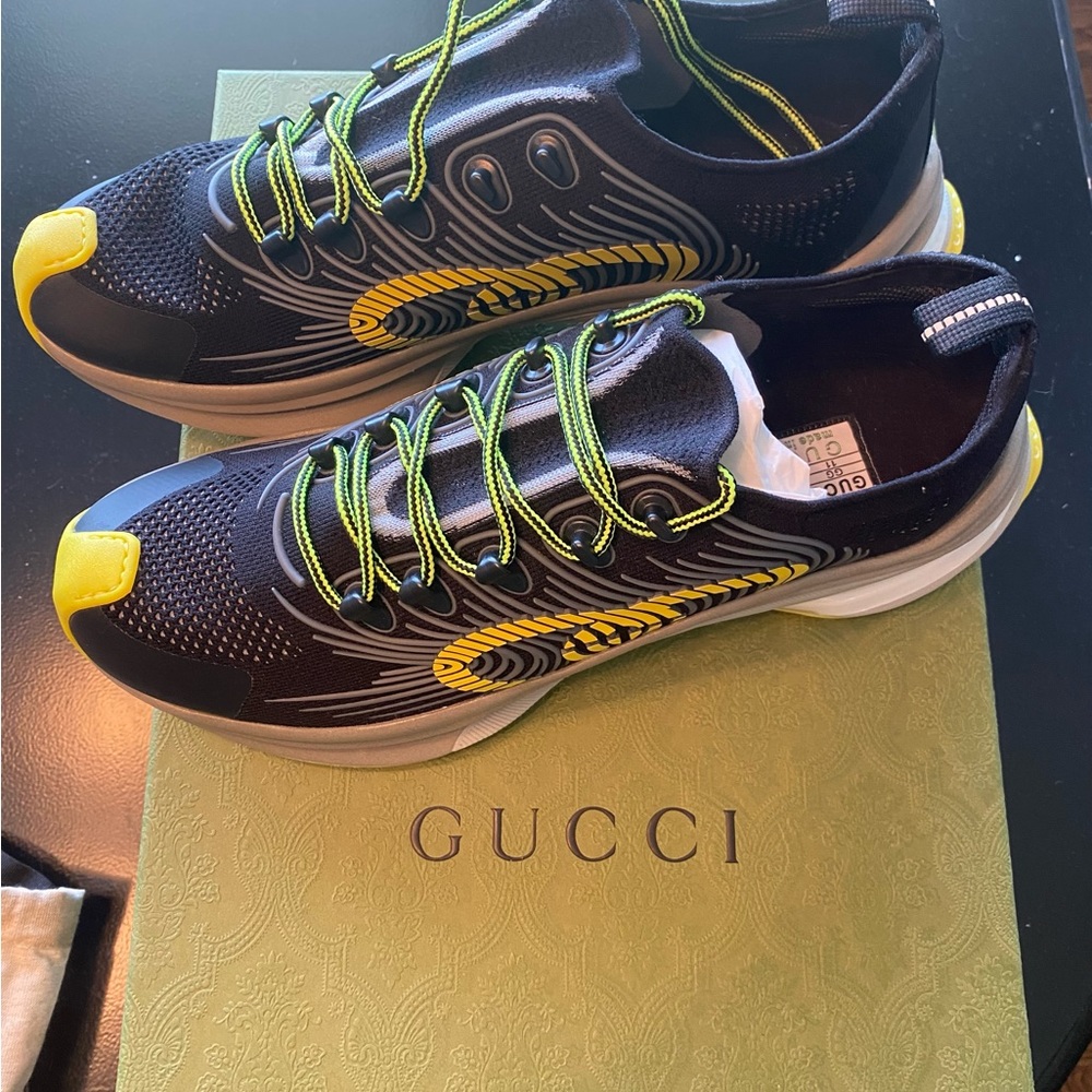 Men Gucci tennis shoes…never been worn! Brand new!! - Picture 1 of 5